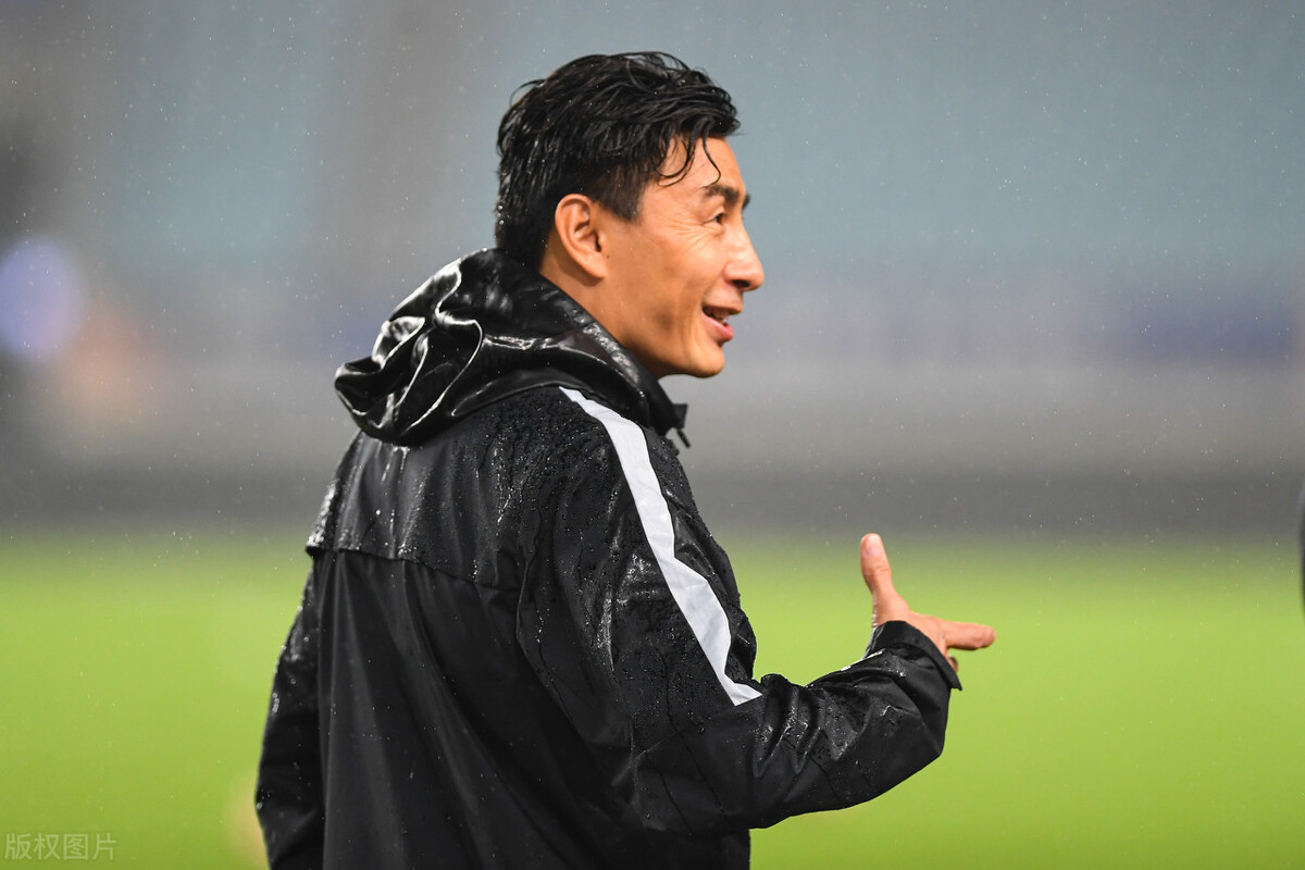 李玮锋带领广州城保级成功,广州城足球俱乐部李玮锋