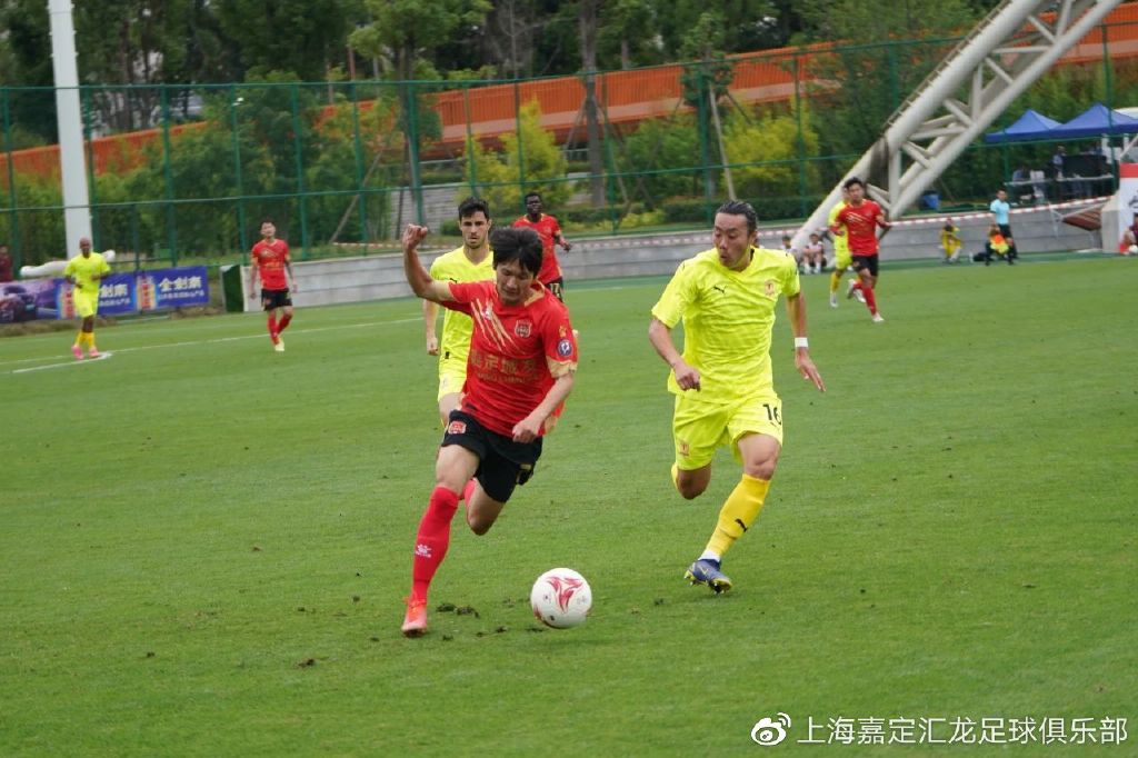 李鑫射门中柱，杨超表现出色，上海嘉定汇龙0-2负于四川九牛