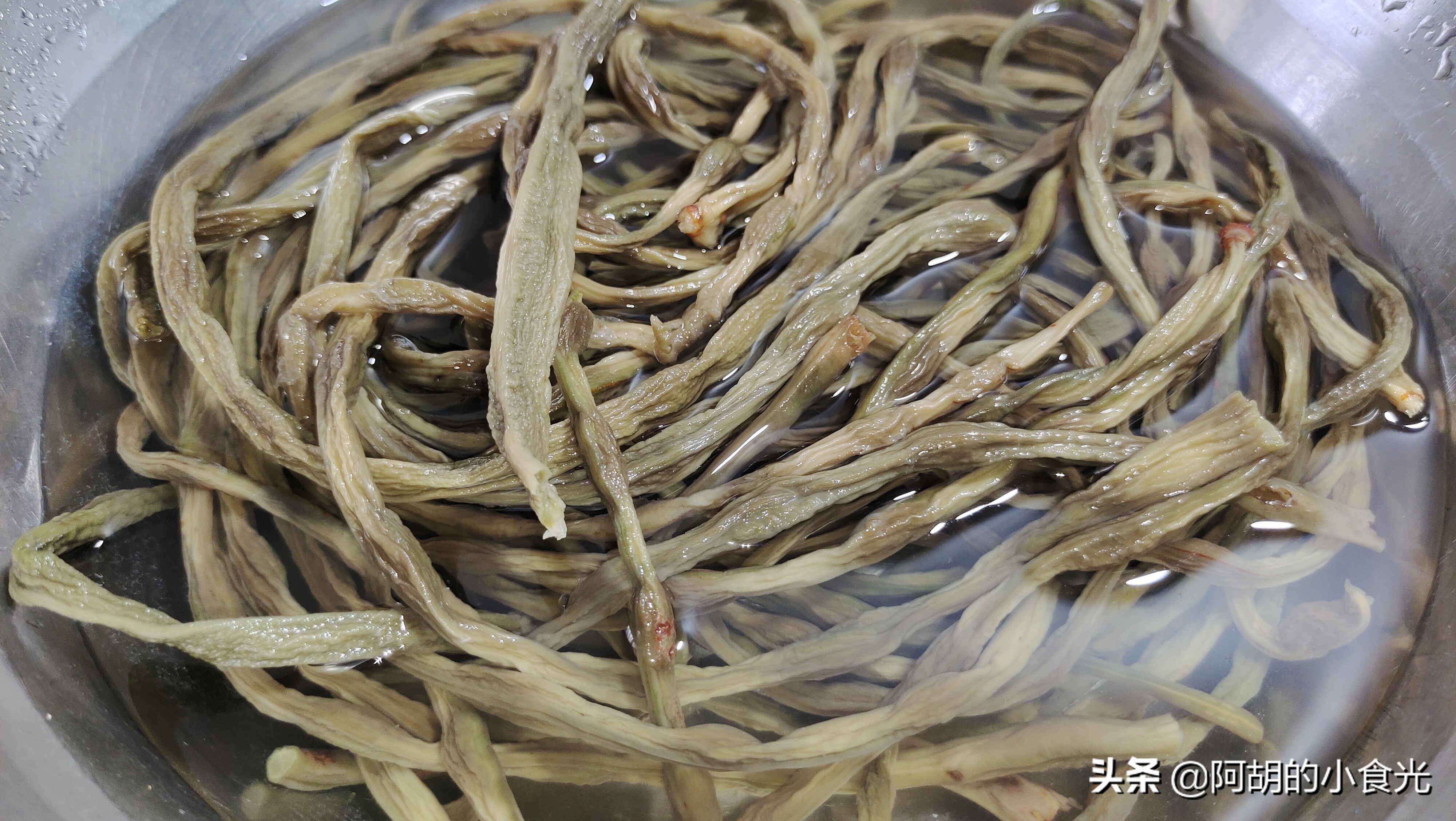 长豆角焯水后晒半干怎么做好吃,长豆角晒干好吃吗