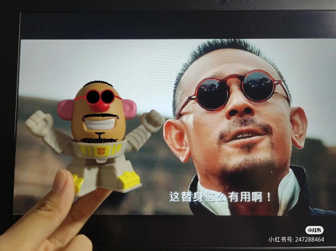 梅西撞脸卡通人物,梅西看到撞脸小罗