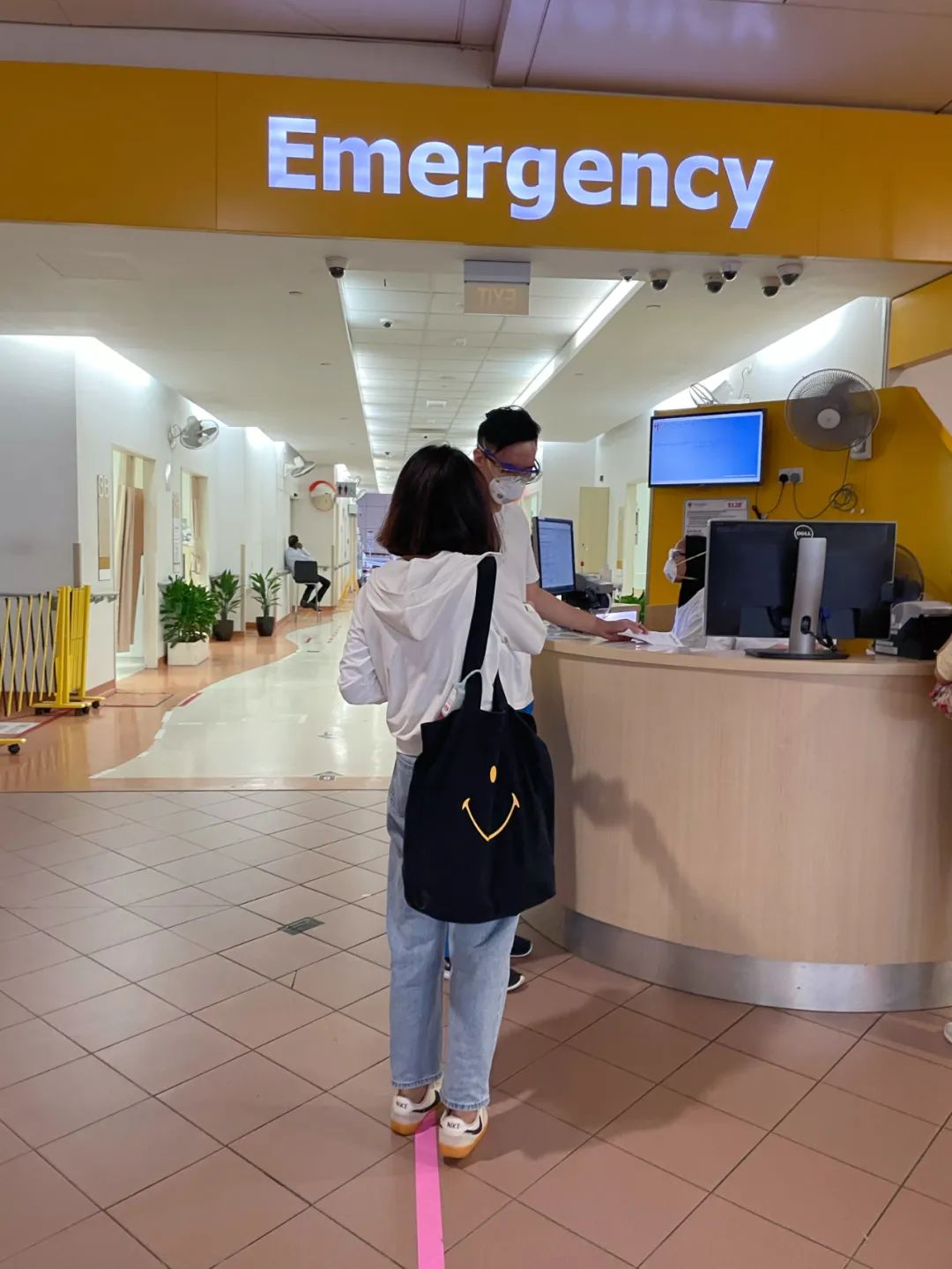 赶海被海胆刺到,赶海被海葵蜇伤