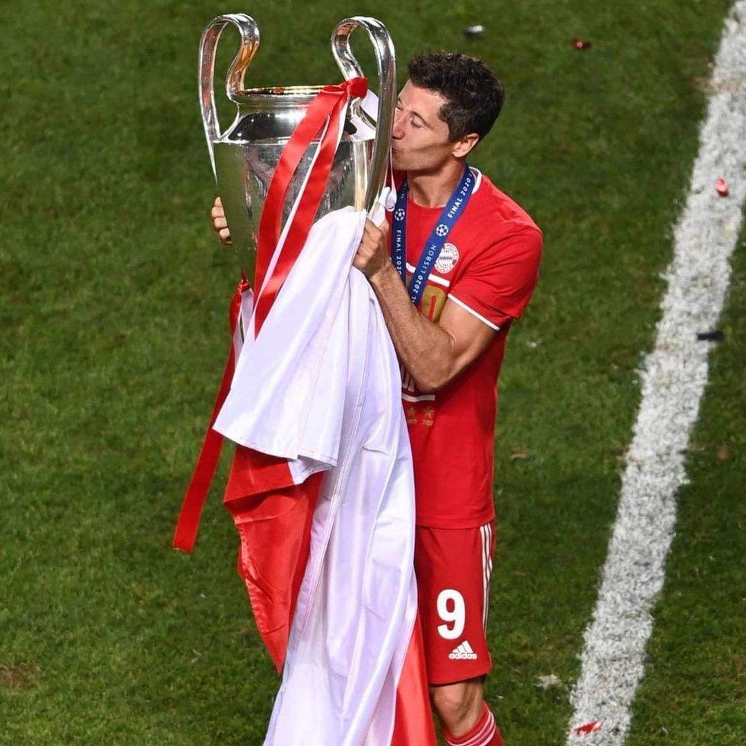 世界足坛史上的三大中锋,足坛十大巨星梅西