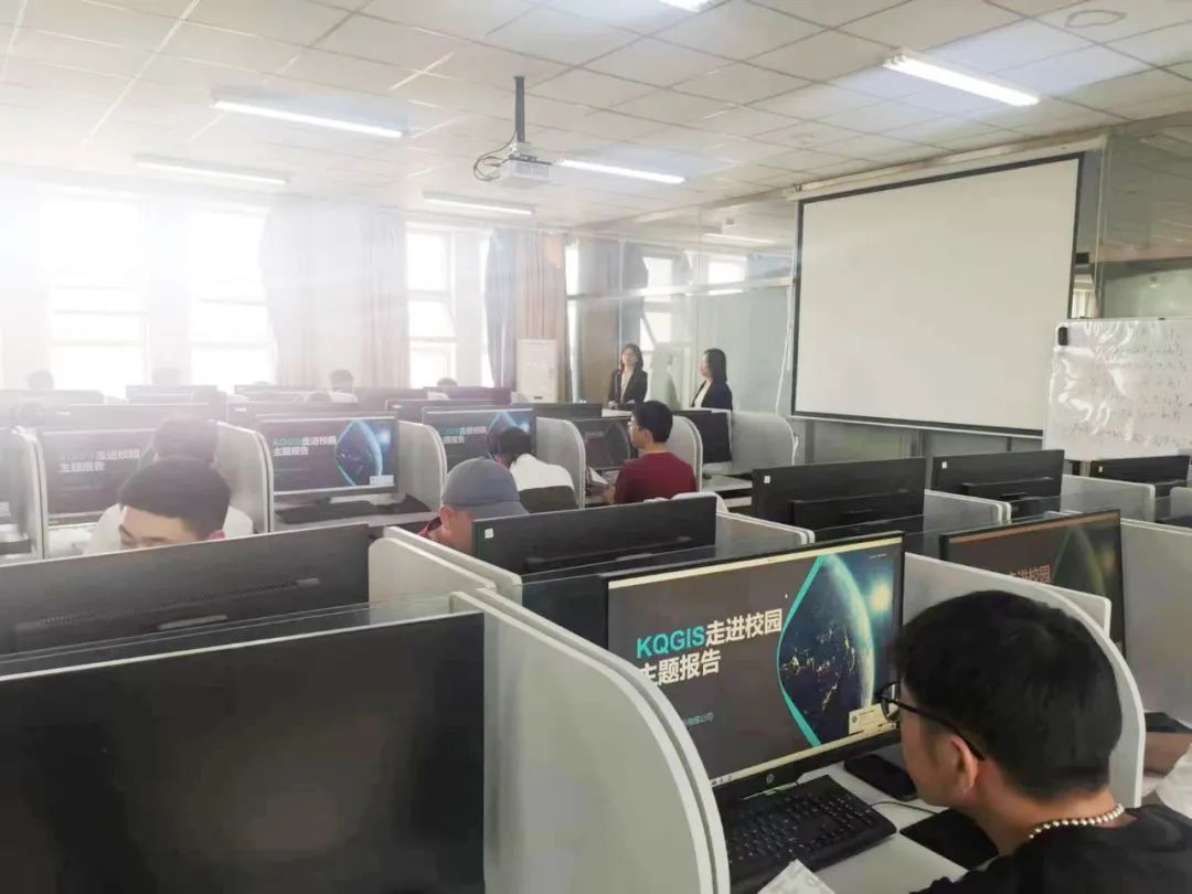 苍穹地理信息平台走近内蒙古师范大学地理科学学院教学课堂