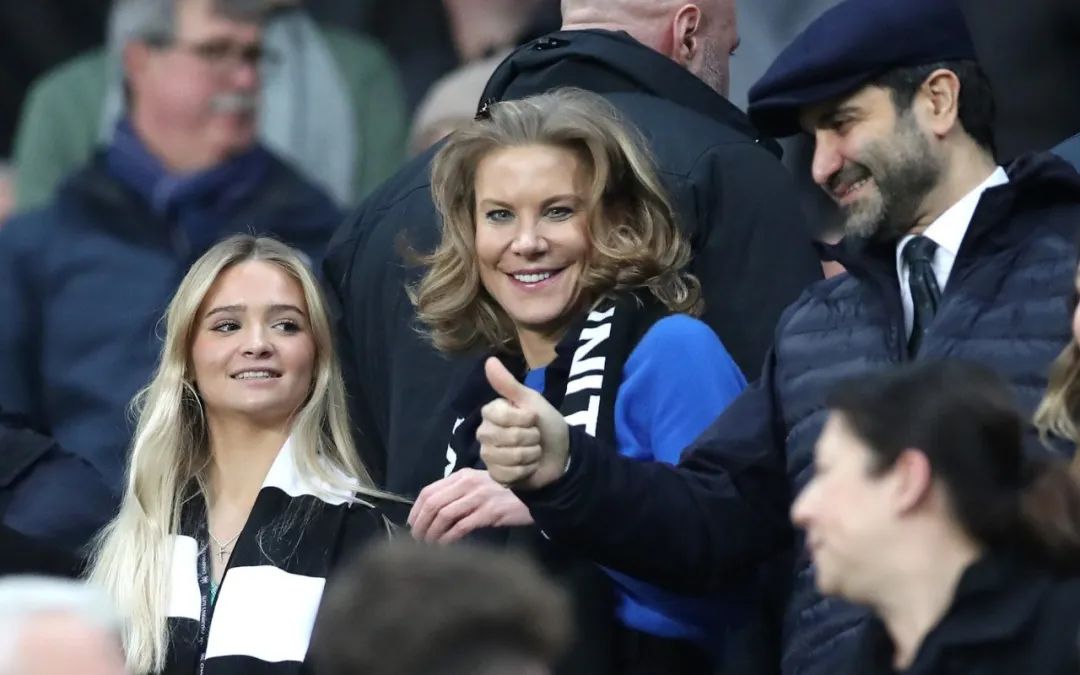 易主一周年，最富俱乐部的球迷分裂成了两派