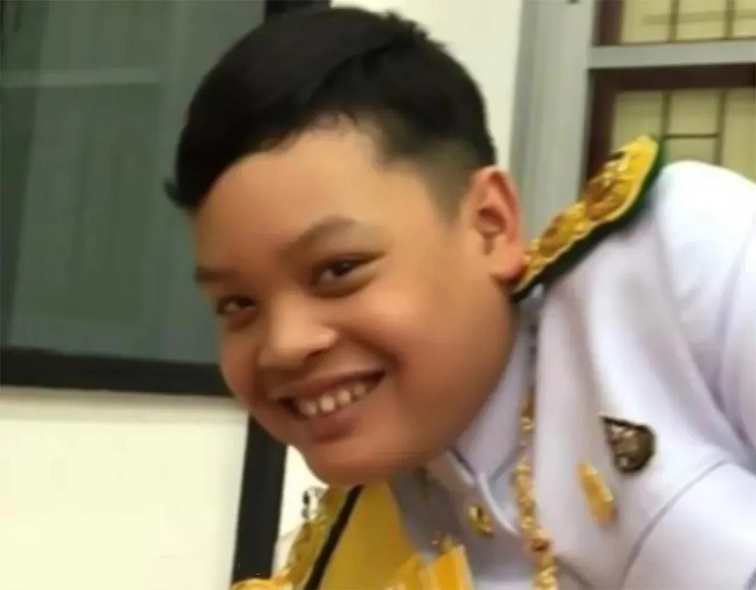 泰王子苏提达近况,泰王晒苏提达笑脸照