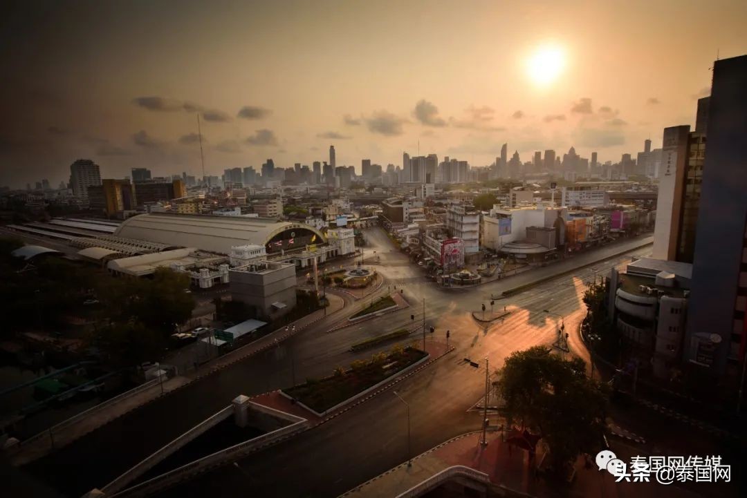 疫期留在泰国的中国人，他们眼中，为何全是“血与泪”…..