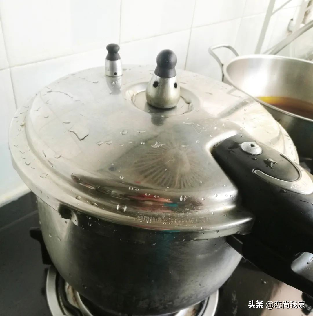 扣肉怎么做最好吃，要软糯不油腻，这些细节一个也不能少