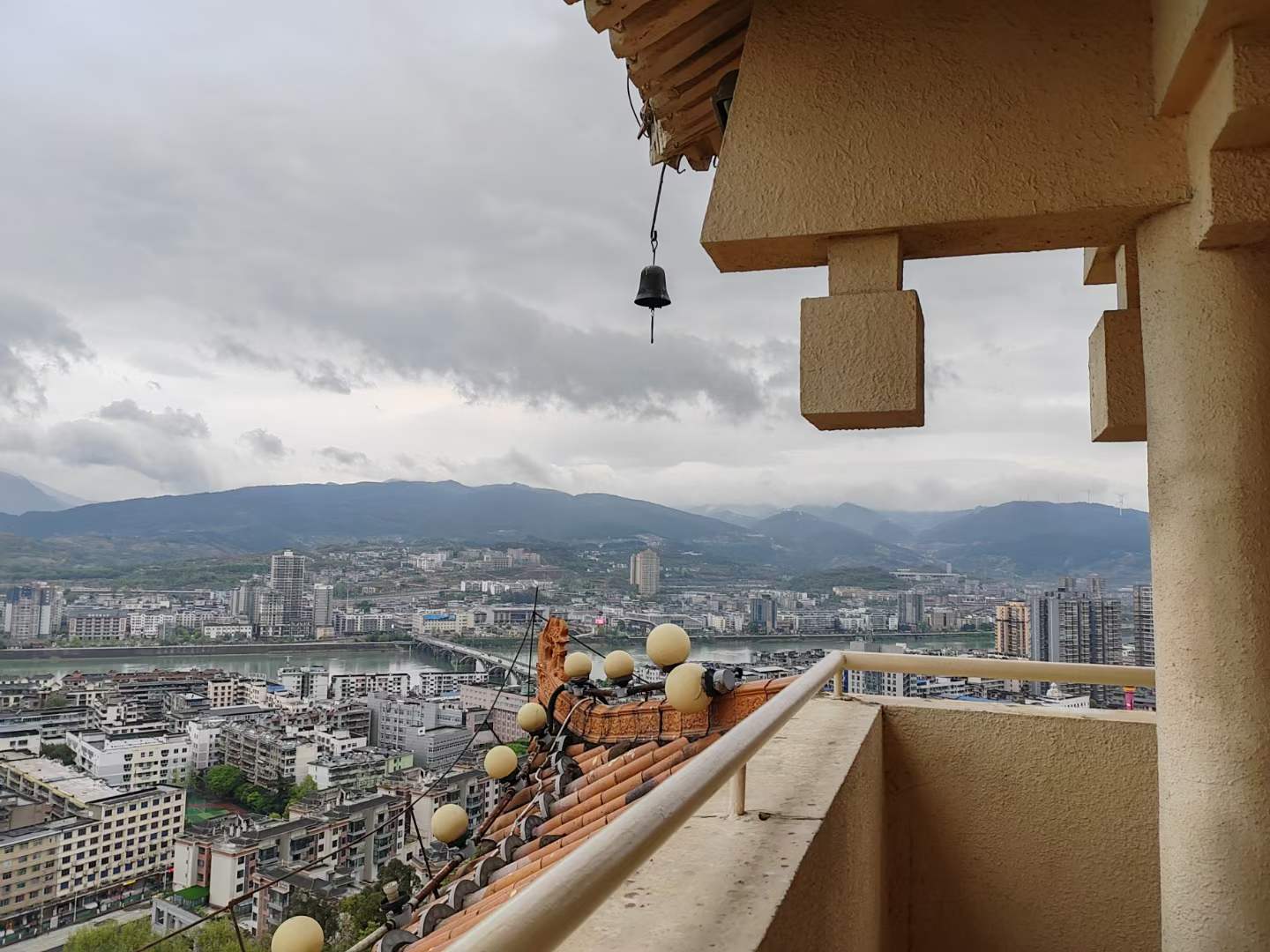 清明旅行记，广元凤凰楼，楼高42米，唐代大诗人李白曾经作诗！