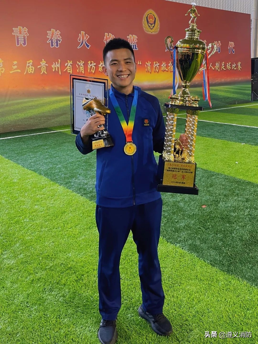 我们是冠军完整版原唱,我们是冠军英文歌曲