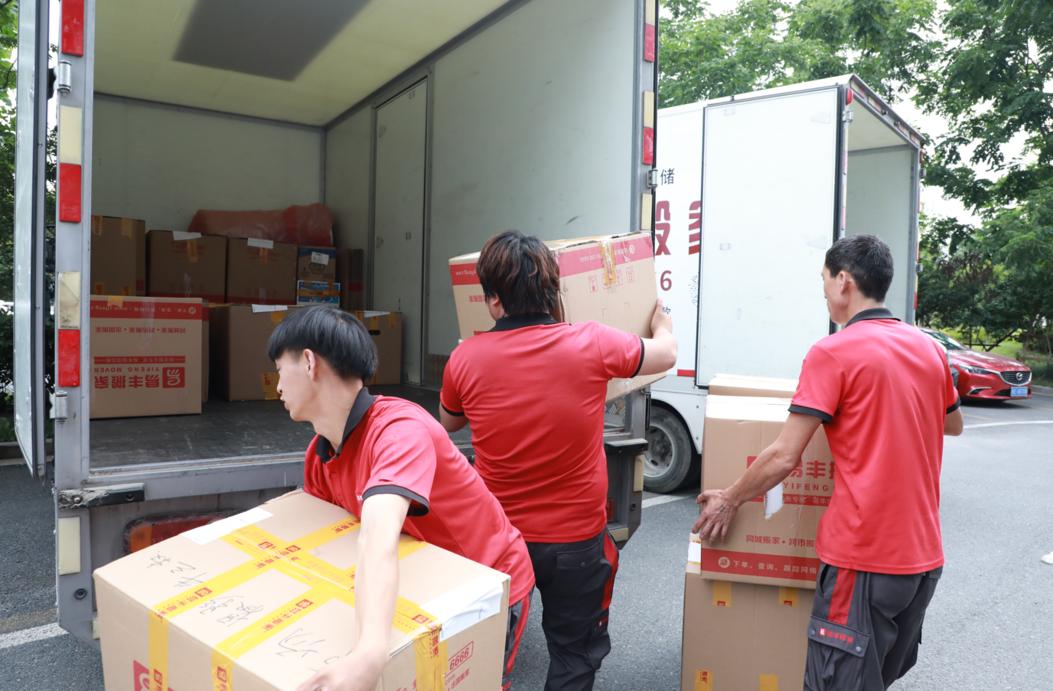 异地搬家怎么搬最省钱,跨市搬家是找物流还是搬家公司