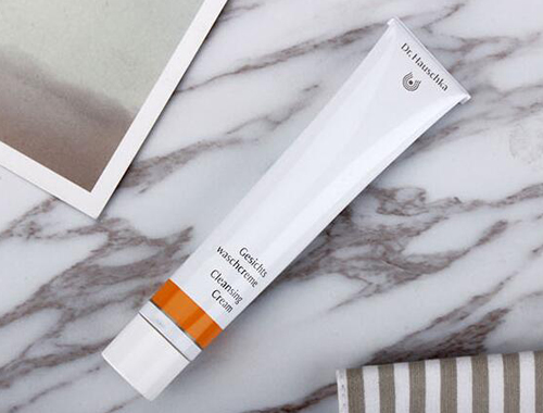 干性皮肤适合用什么洗面奶,干性皮肤适合洗什么洗面奶