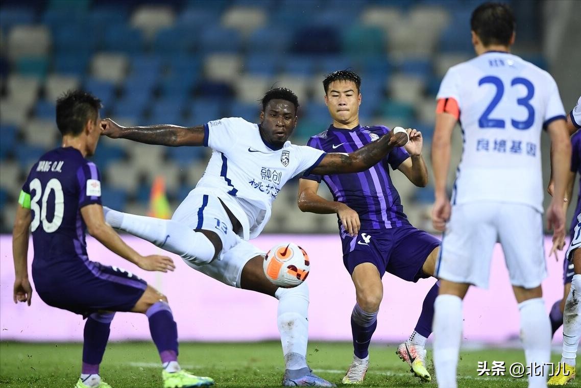 中超第一锋霸比赛,1-0中超黑马狂飙7分追平上港申花