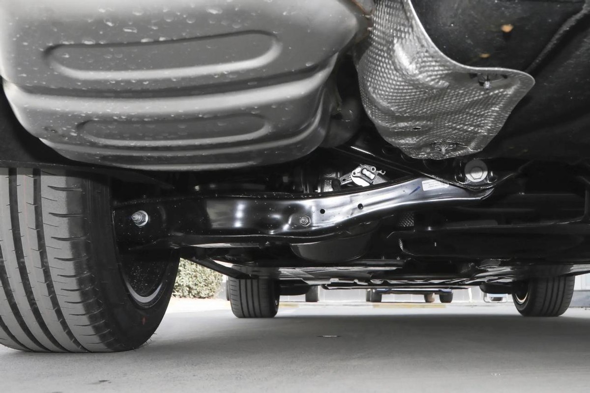 年轻人第一次买车，试完本田雅阁，再试大众凌渡L，才知道选谁好