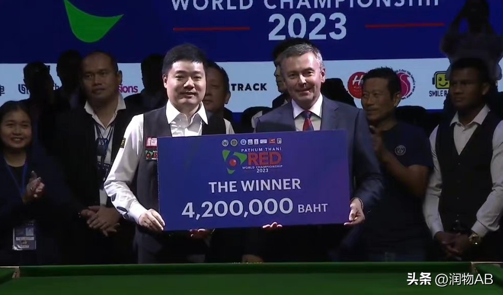 丁俊晖拿下比赛秀球技,丁俊晖锦标赛借力打力