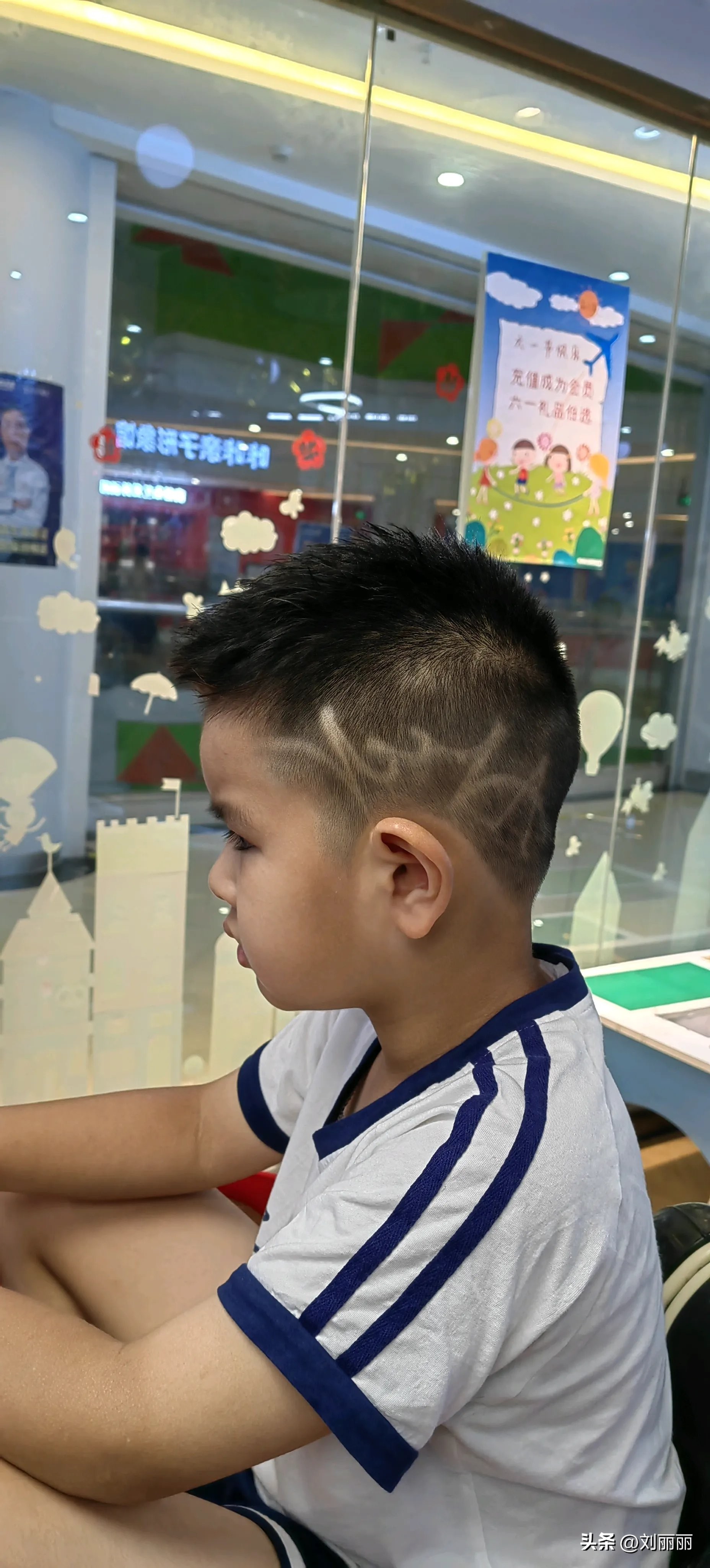 小男孩发型图片帅气寸头,小男孩发型图片帅气潮流休闲