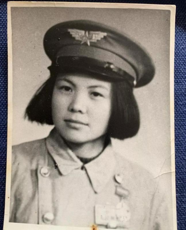 1956年女大学生错过烈士陵园开放时间，哭求大爷：让我进去见见他