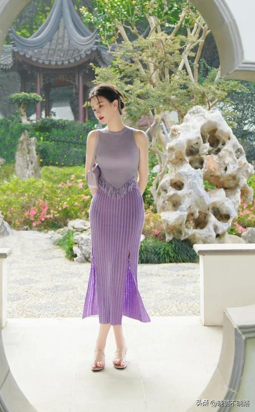 适合矮个子穿的裙子显白,五五分的小个子穿什么裙好看