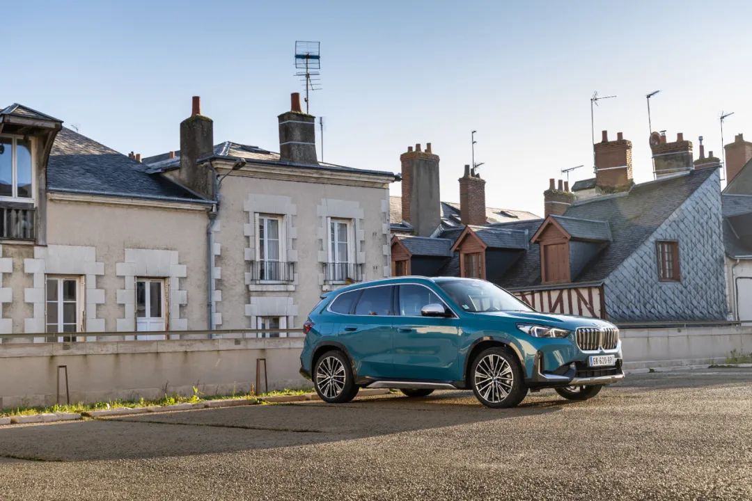 拉古纳湖蓝宝马m3,新爆款体验宝马ix1