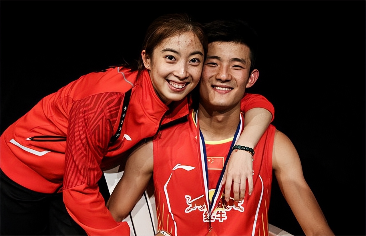 王适娴谌龙17岁,王适娴几岁和谌龙在一起的