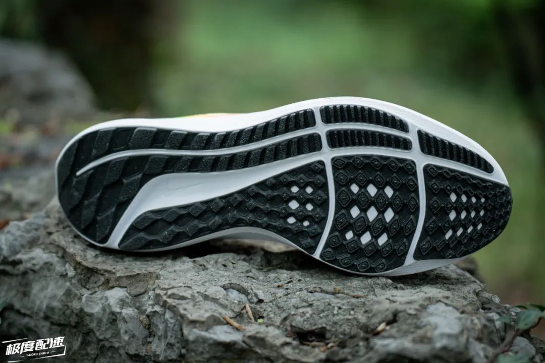 nikepegasus40测评,nikepegasus40自己配色