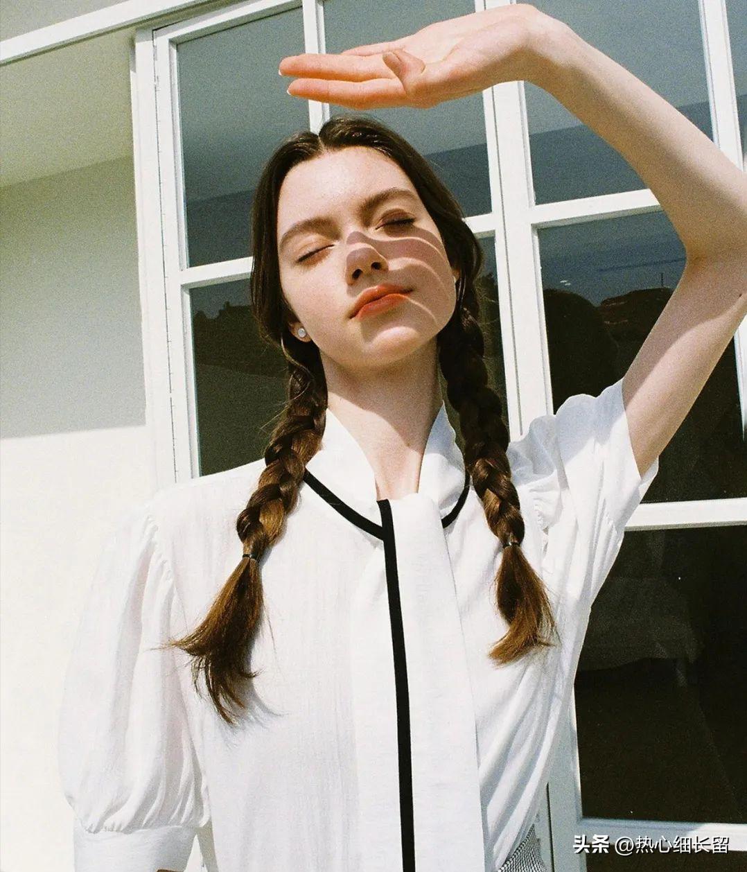 t恤加上立体感强的衬衫气场全开,女式短袖t恤衬衫