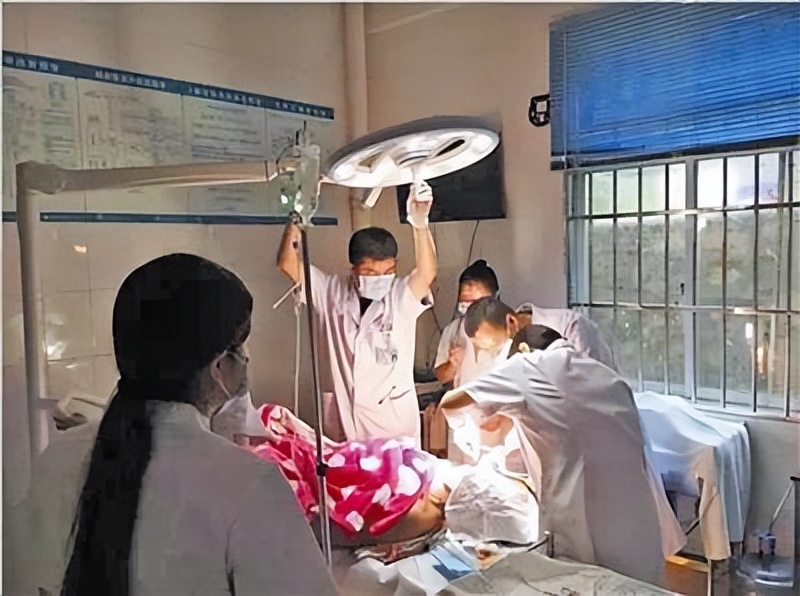 五年前，陕西产妇坠楼，家属院方相互指责，谁是“凶手”真相成谜