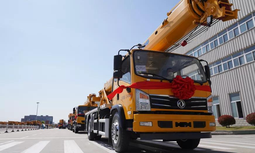 大国重器起重机吊车,大国重器徐工起重机