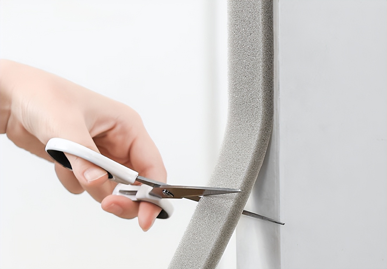 窗户关严实漏风,窗户有冷风怎么处理