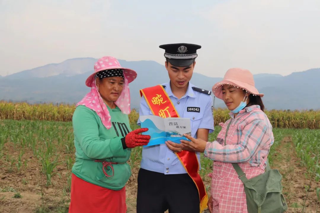 浼樼鏂囪壓浣滃搧灞曠ず,浼樼鏂囪壓浣滃搧闆嗕腑灞曠ず