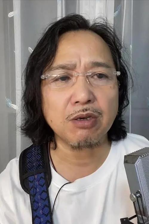 港星摆摊卖鱼蛋,两港星在大陆买鱼蛋