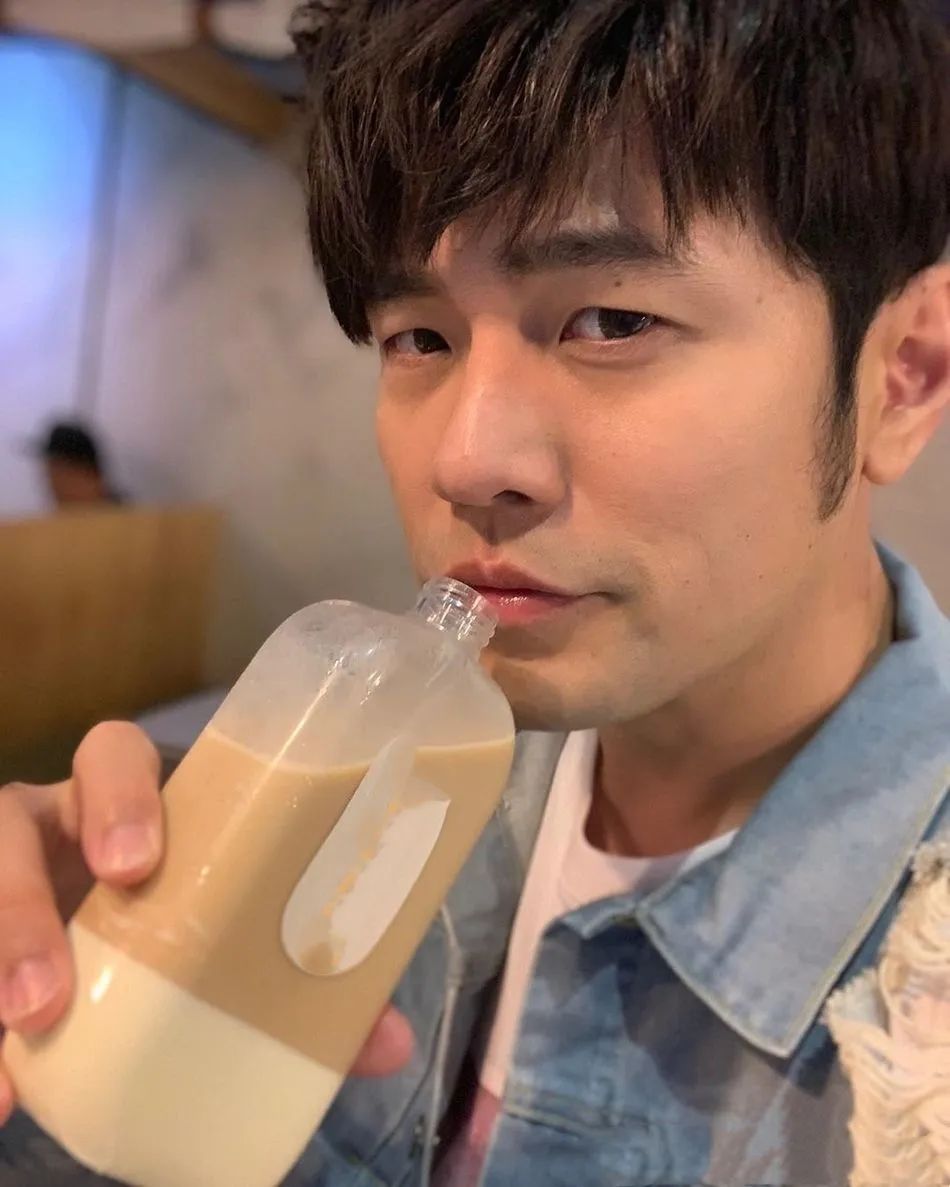 周杰伦要出新专辑！封面设计长这样？