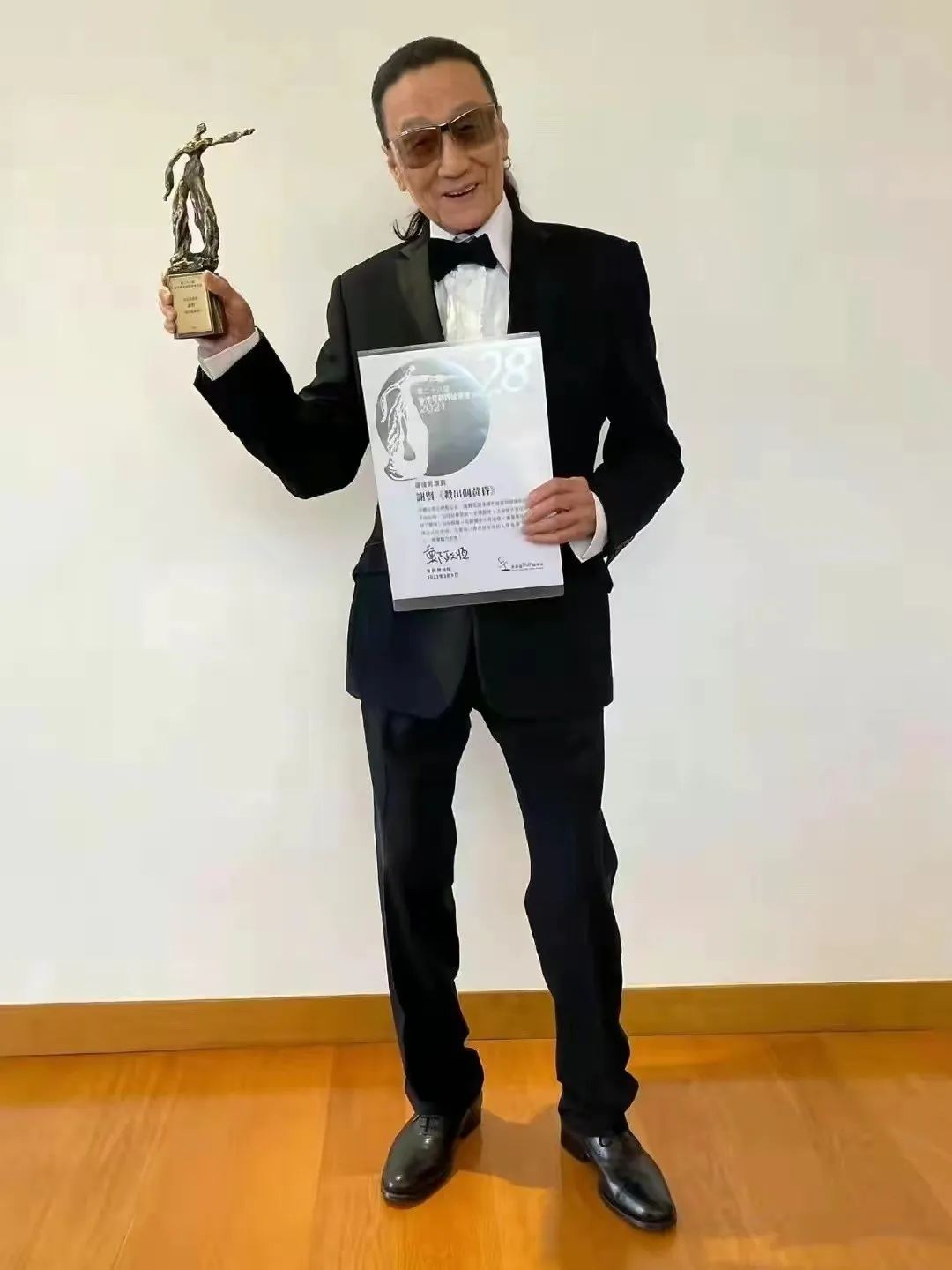 谢贤李小龙谁大,谢贤成龙