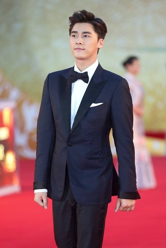 李易峰16年肇事逃逸,李易峰交通逃逸事件是真的吗