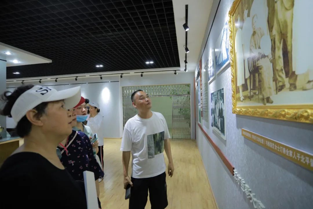 千百年前古人听的洞经古乐、吃的酥饼、画的木刻年画...这一次我们给你包圆了