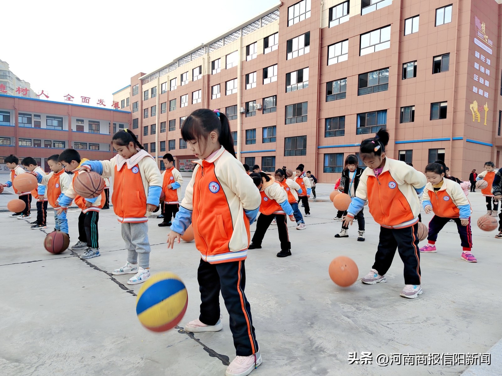 信阳商城县七小：助力“双减”落地，20多个社团让学生全面成长