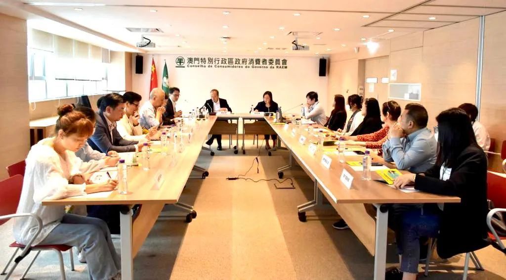 【跨部门召开讲解会】敦促旅游业界及商号守法经营