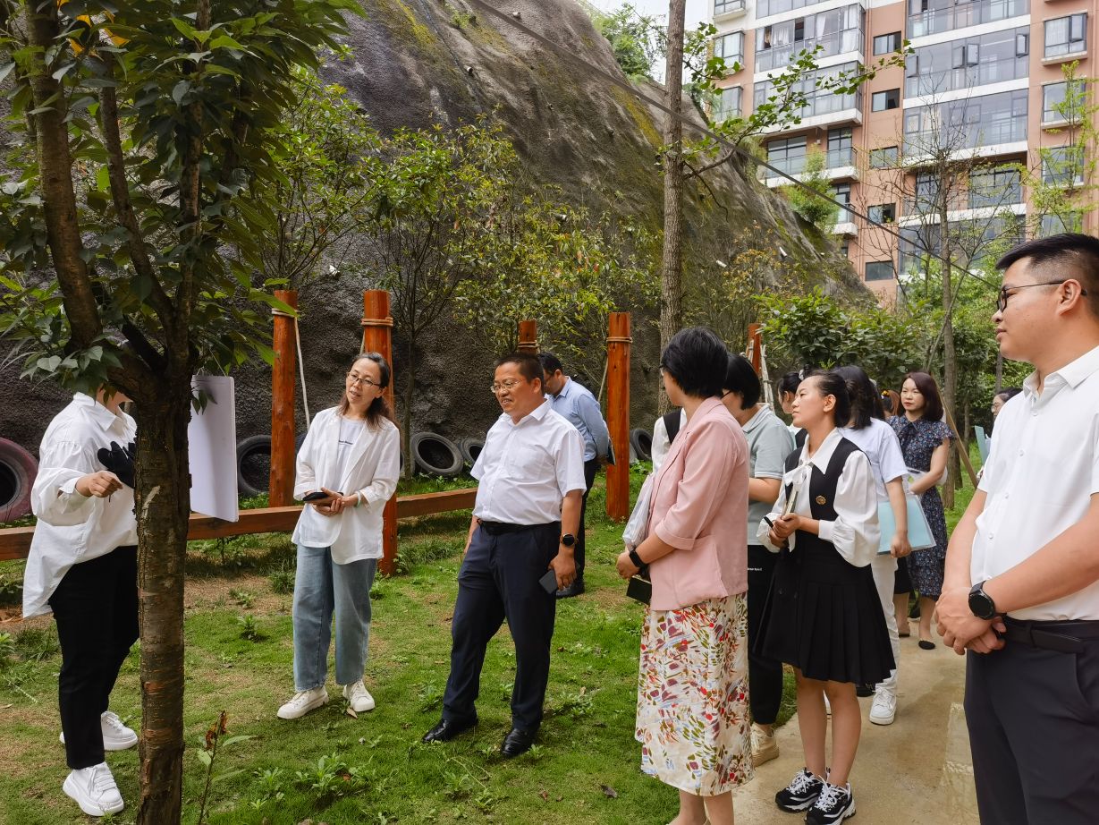 以评促提升丨钟山区第四实验幼儿园创建省级示范幼儿园第二次评估工作汇报会召开