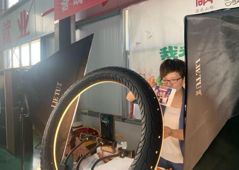 大姐一招将红薯干年销900万，带动当地经济，红薯姐怎么做到的？