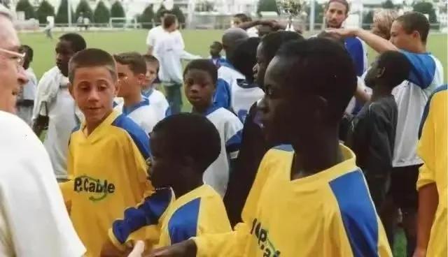 足坛十大贫民窟走出来的巨星,足坛15大贫民窟逆袭的巨星