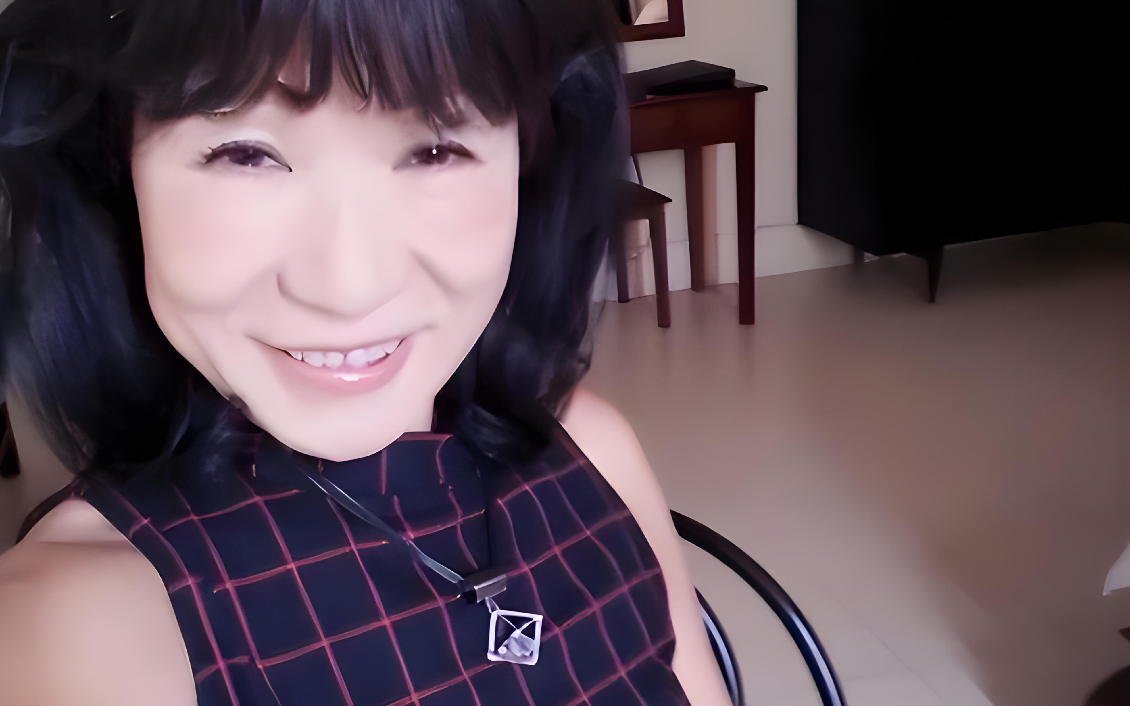 52岁大妈花200万整容成少女,日本68岁大妈整容成少女