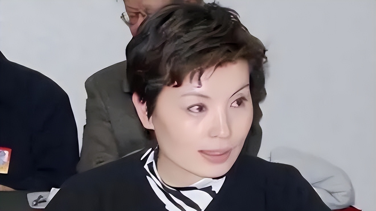 央视主播李瑞英儿子坠楼,央视新闻主播李瑞英怎样了