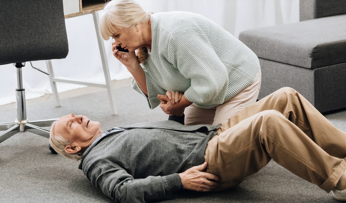 脊椎骨质疏松喝什么钙片好,经常腰腿酸痛吃什么补钙产品
