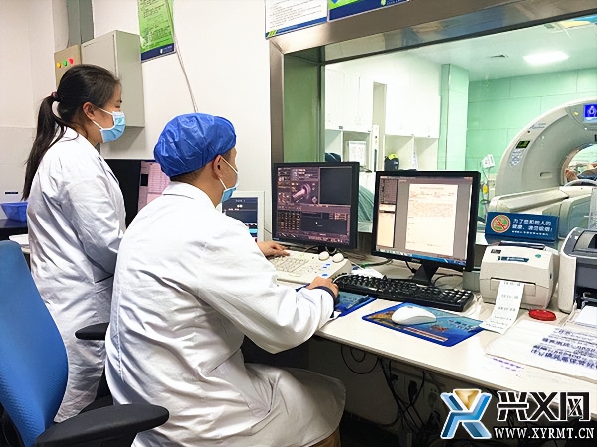 提升医疗卫生服务保障全民健康,提升全社会公共健康服务水平