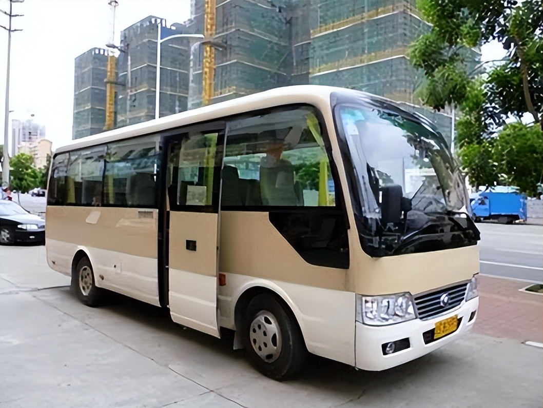 西安女子报团观光九寨沟，回到家之后发现，包里有个“百眼筛”