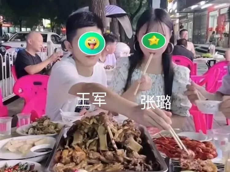 男子带2个前女友一起吃饭,男子带俩美女吃饭