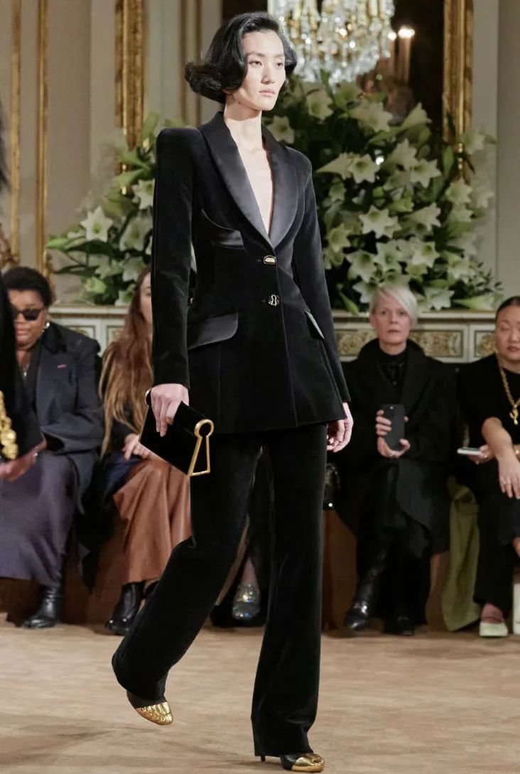 她的上位手段，值得逐字背诵