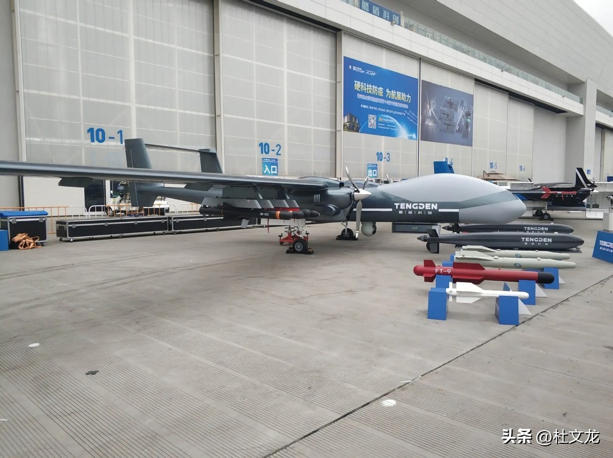 解放军再次对岛内出手了，无人机实弹绕台飞行，随时准备“斩首”