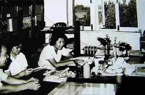 小说｜权威编辑与业余作者,续