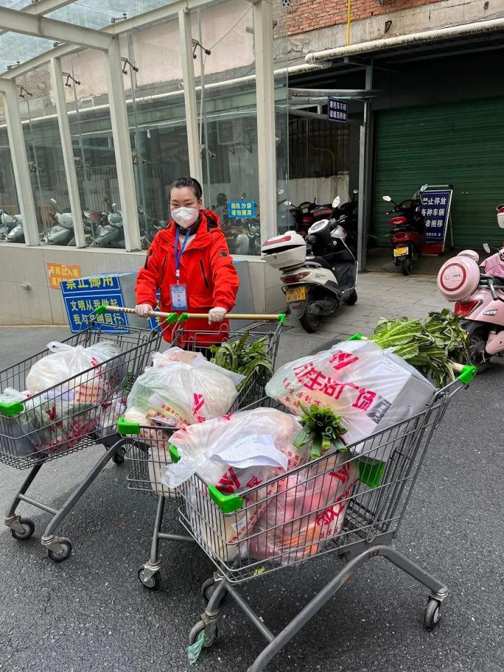 社区疫情防控暖心为返乡人员服务,暖心服务抗击疫情