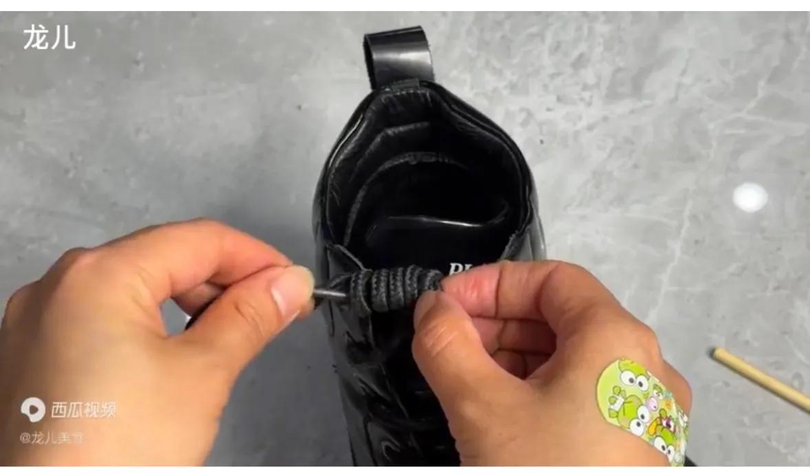 鞋带不容易松的系法图解视频,鞋带怎么系又不松又好看又简单